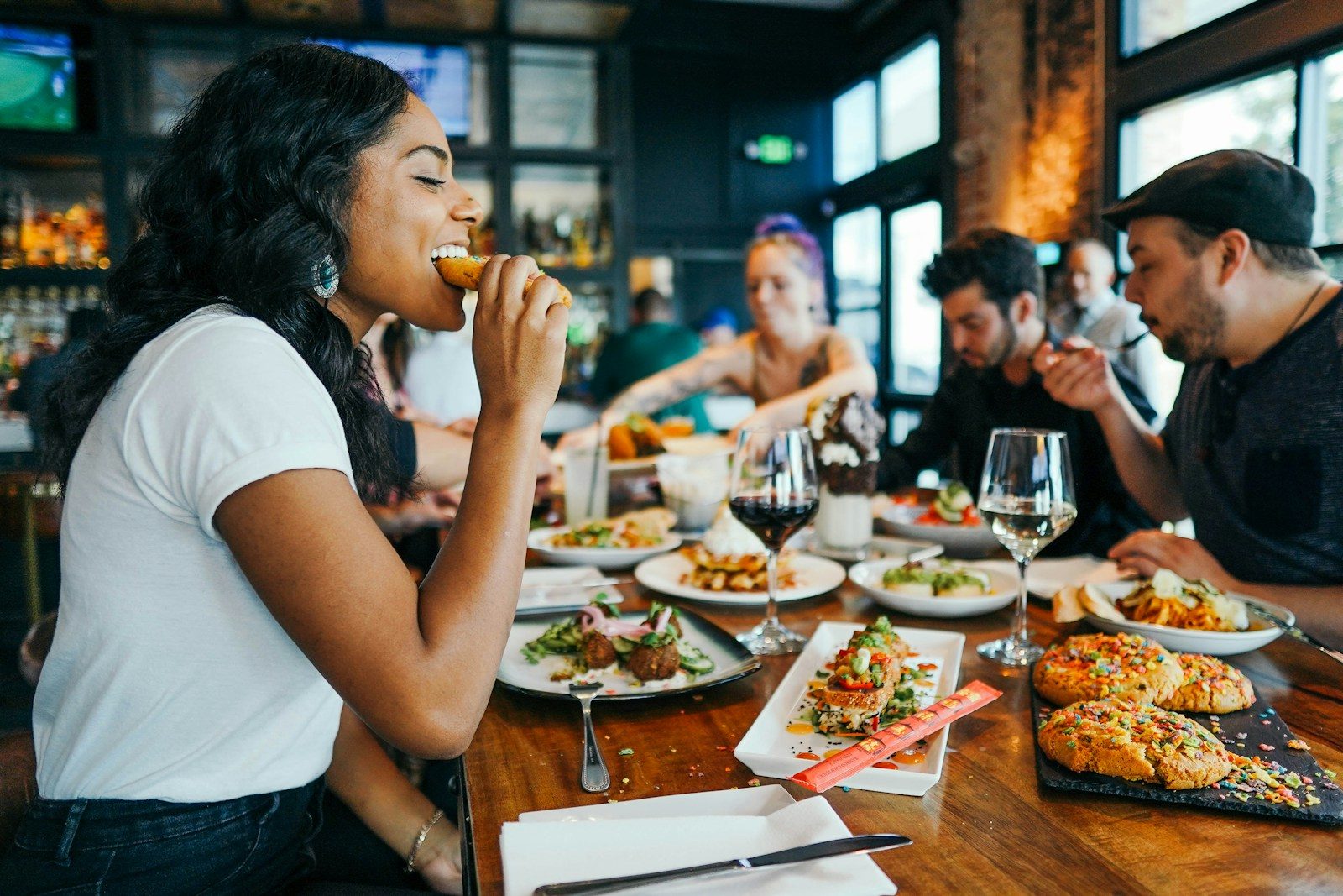 9 Reasons Americans Are Eating Out Less Than Before