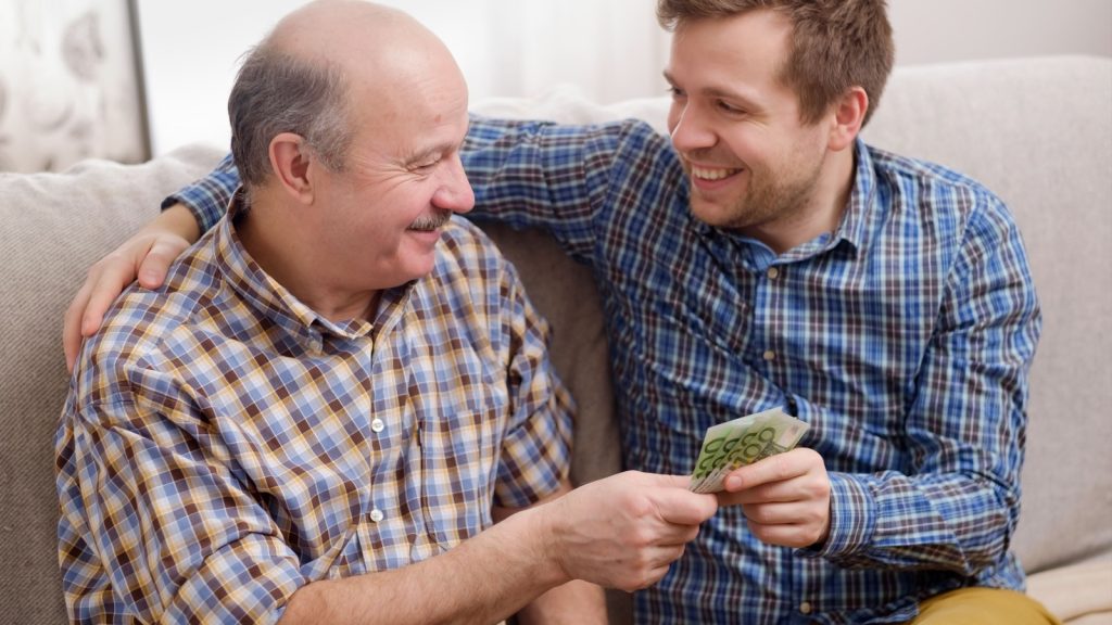 Before You Lend Family Money, Read These 8 Lessons That Could Protect Your Future