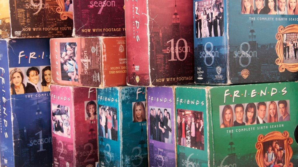 8 Smart Spending Lessons Hidden In The Friends Casting Story