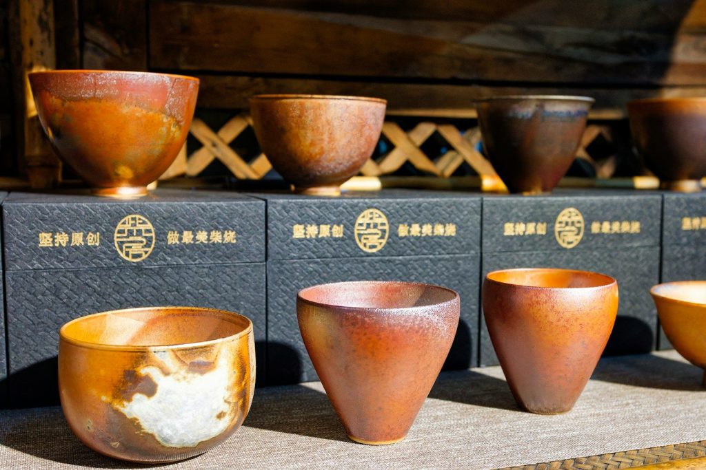 A group of bowls sitting on top of a table