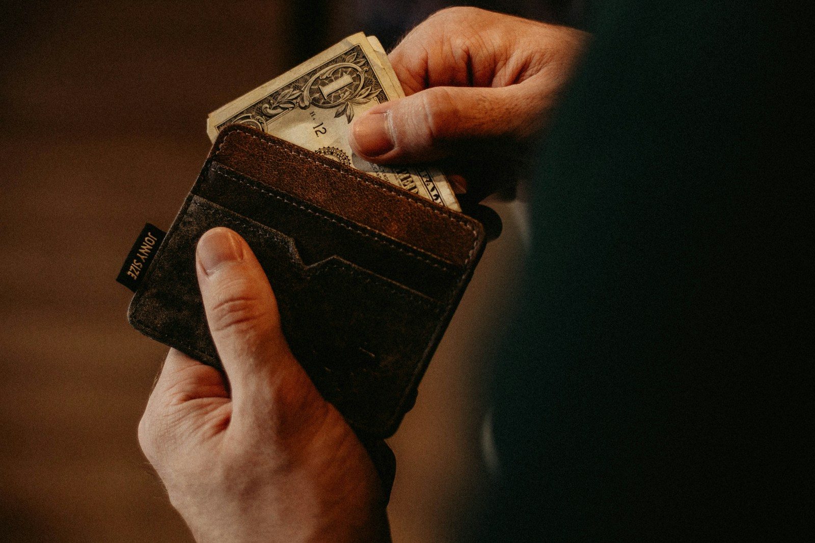 9 Smart Money Habits That Can Grow Wealth Over Time