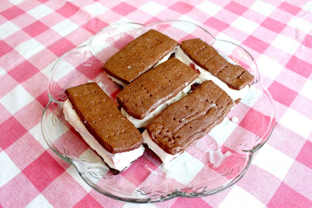 brown bread on clear glass plate