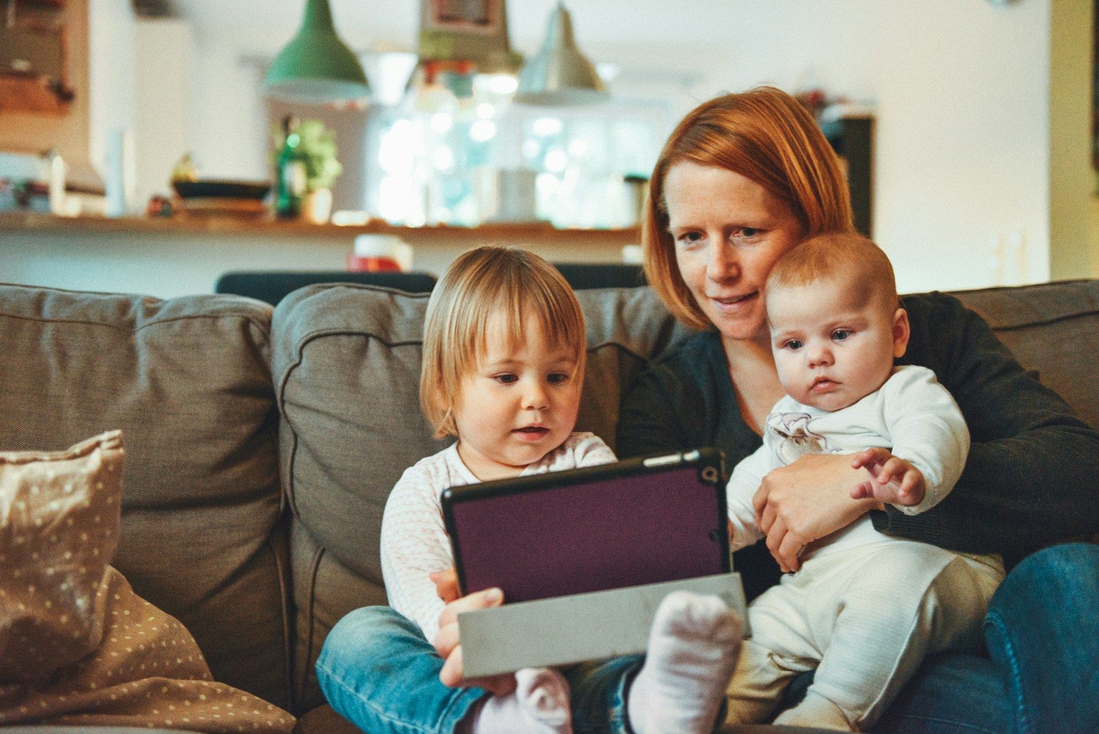 9 Practical Ways Single Mothers Can Stretch Their Budget