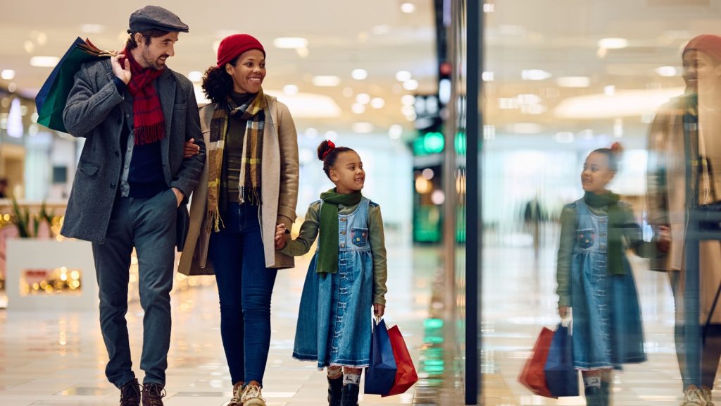8 Smart Holiday Shopping Habits That Can Save You More Than Money
