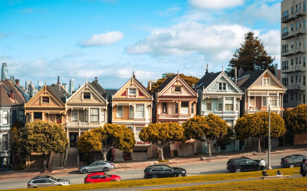 a row of houses in a residential neighborhood